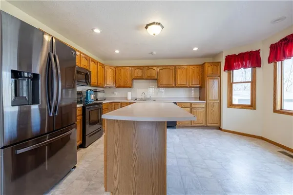 $464,900 | 9769 County Road 427, Savannah, MO 64485