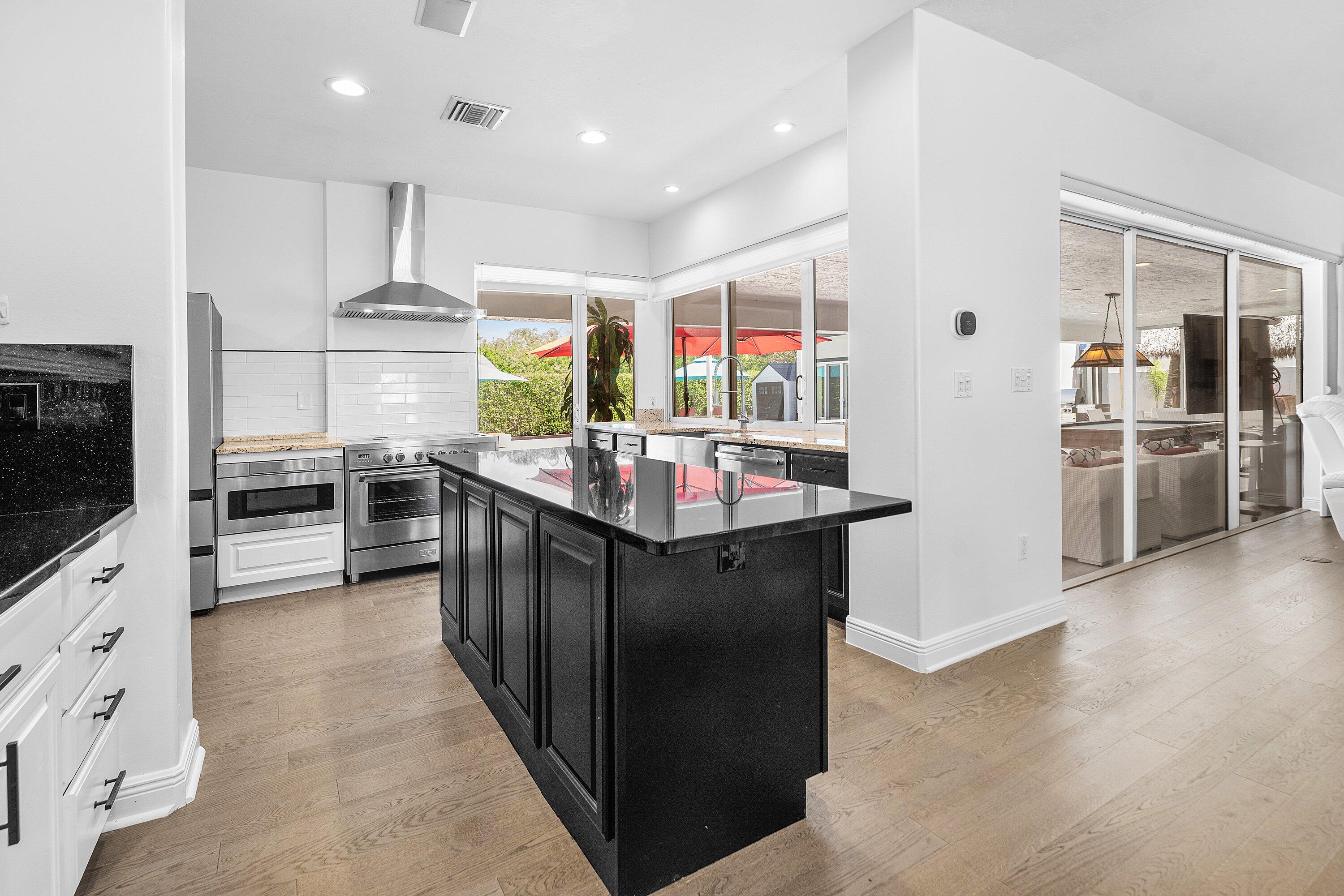 5495 Hibiscus Road Jupiter, FL 33458 - Photo 9 of 45 029-5495HibiscusRoad-Jupiter-FL-33458-SM