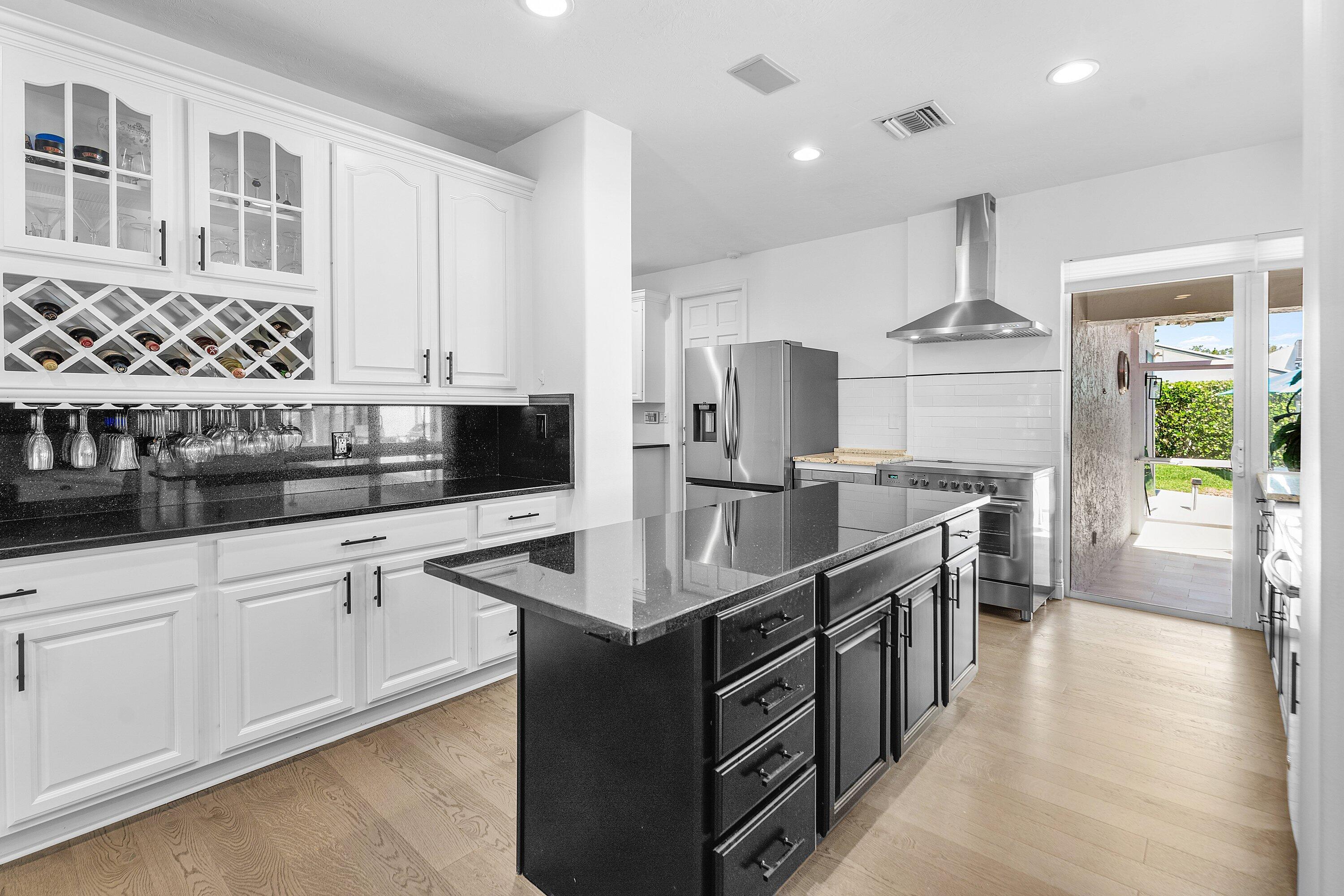 5495 Hibiscus Road Jupiter, FL 33458 - Photo 10 of 45 011-5495HibiscusRoad-Jupiter-FL-33458-SM