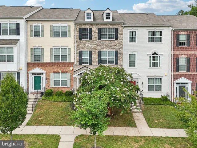 $565,000 | 111 Tanglewood Manor Drive, Silver Spring, MD 20904