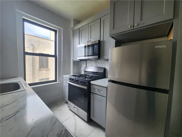 $285,000 | 8320 Bay Parkway, Unit B46 | Bensonhurst