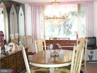 819 Rennard Circle Philadelphia, PA 19116 - Photo 3 of 6 Gallery Image 3