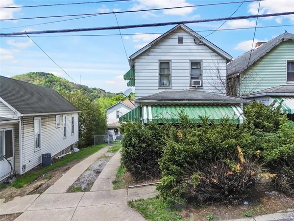 $49,900 | 406 1st Street, Apollo, PA 15613