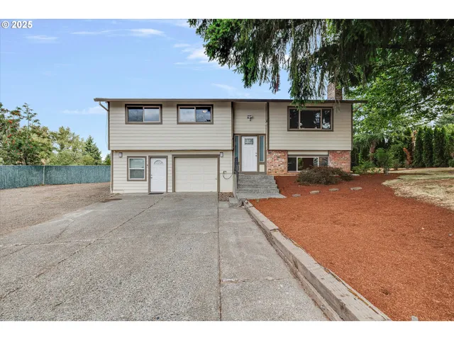 $755,900 | 18027 Southeast Emi Street, Damascus, OR 97089