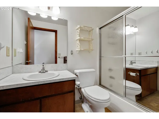 $755,900 | 18027 Southeast Emi Street, Damascus, OR 97089