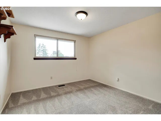 $755,900 | 18027 Southeast Emi Street, Damascus, OR 97089