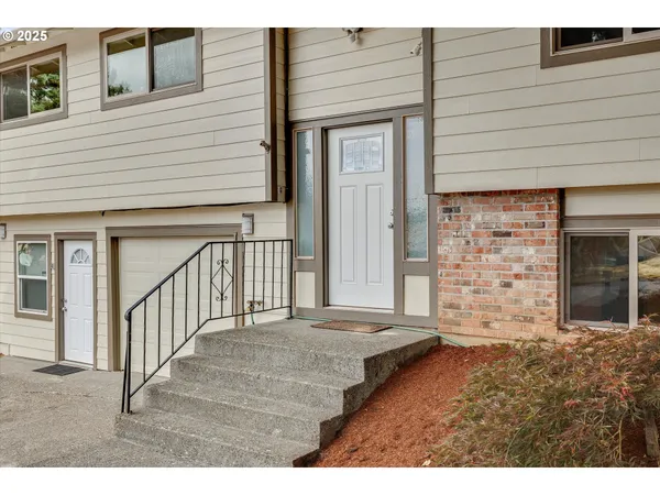$699,000 | 18027 Southeast Emi Street, Damascus, OR 97089