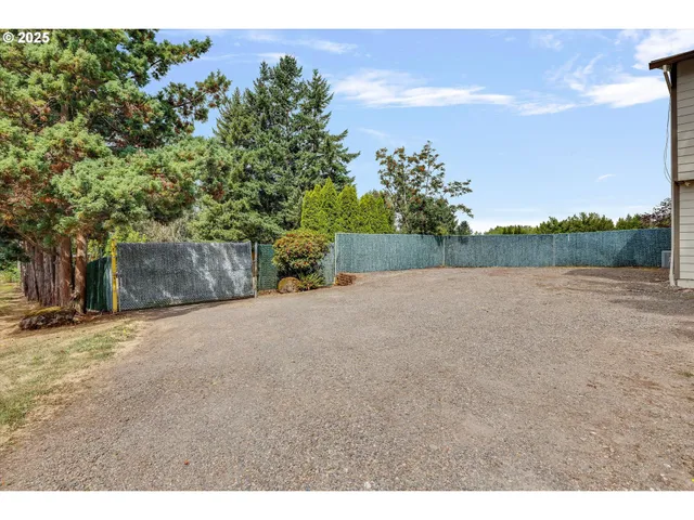 $755,900 | 18027 Southeast Emi Street, Damascus, OR 97089