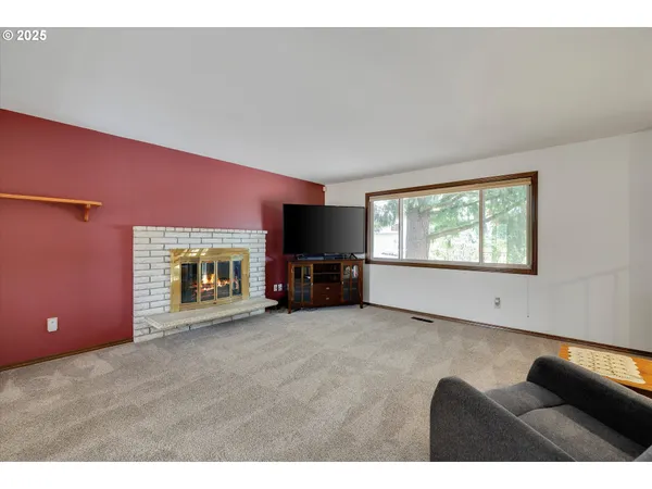 $699,000 | 18027 Southeast Emi Street, Damascus, OR 97089