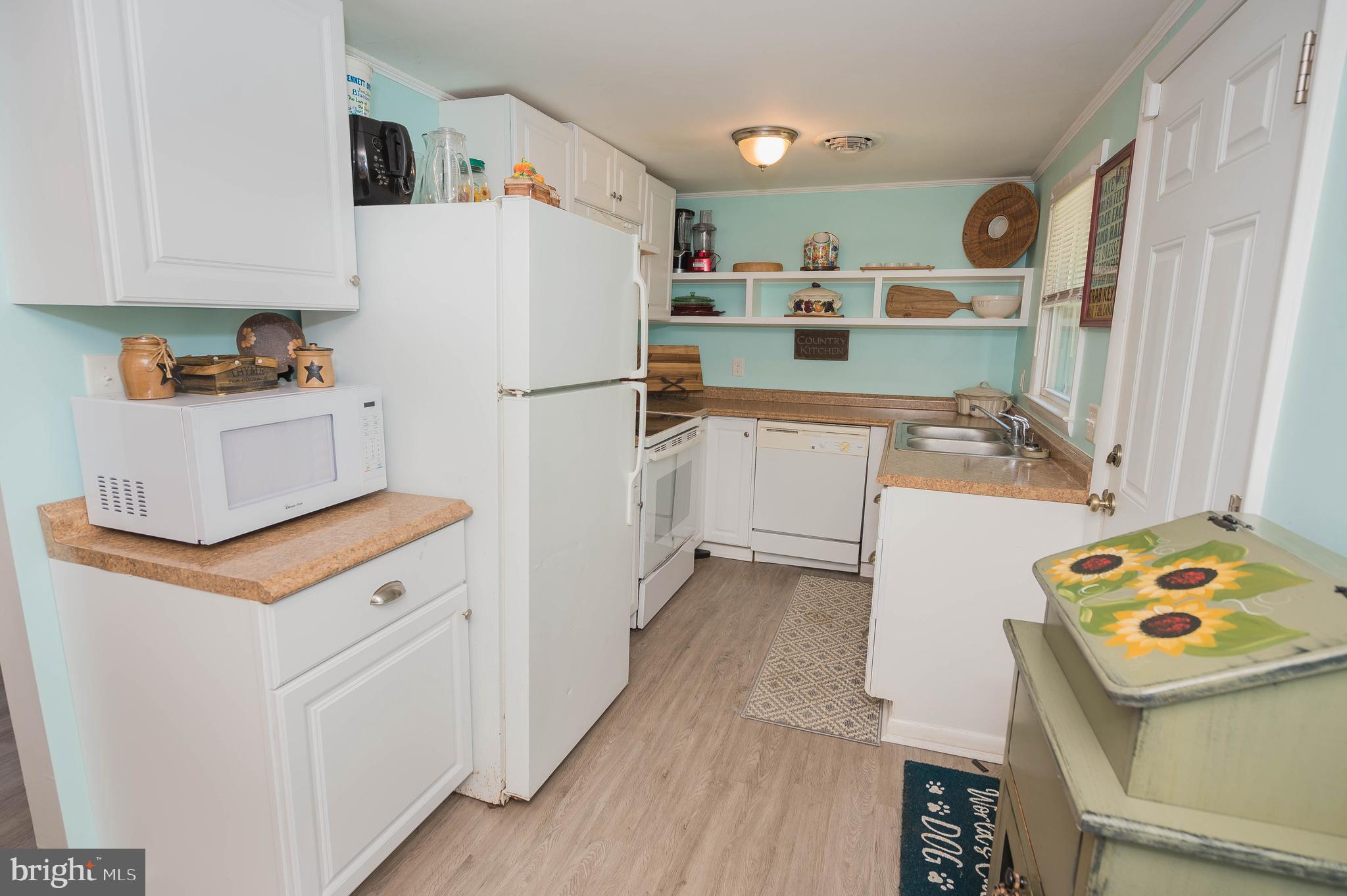 9201 Seahawk Road Berlin, MD 21811 - Photo 12 of 42 Kitchen