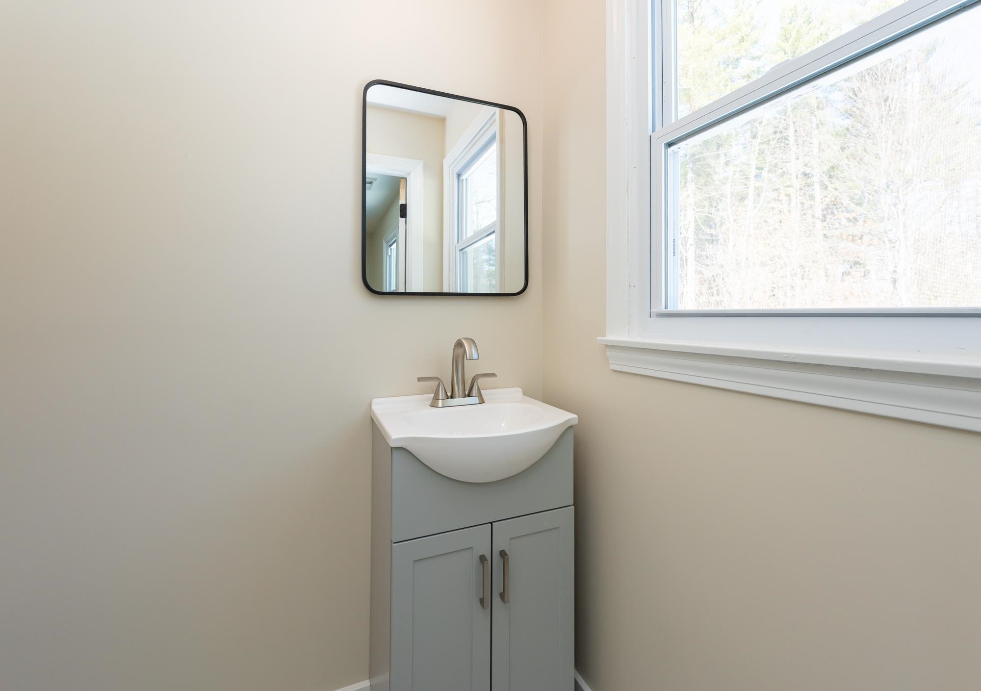 449 Silver Lake Road Hollis, NH 03049 - Photo 14 of 44