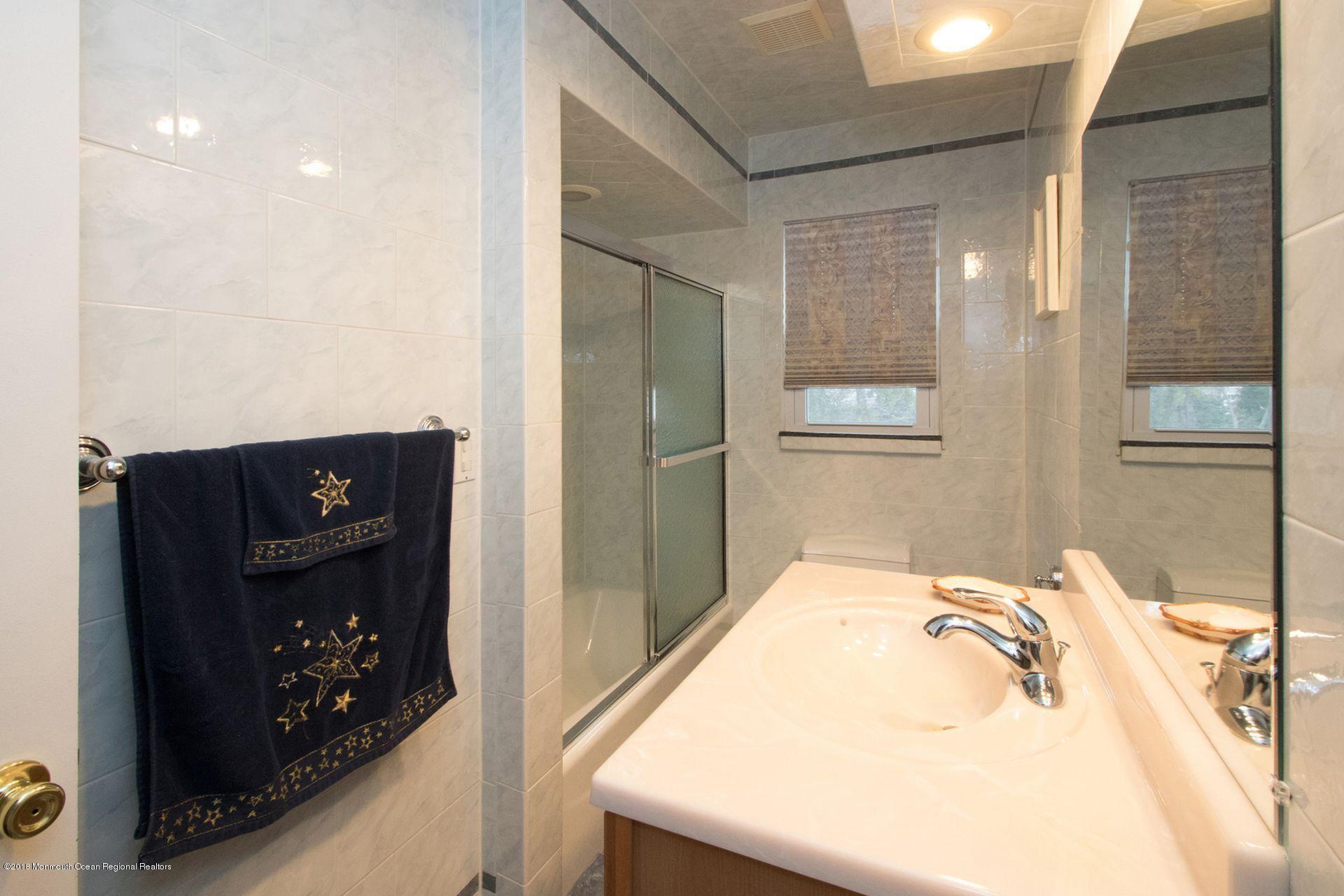 353 Old Squan Road Brick, NJ 08724 - Photo 11 of 27 Full bath
