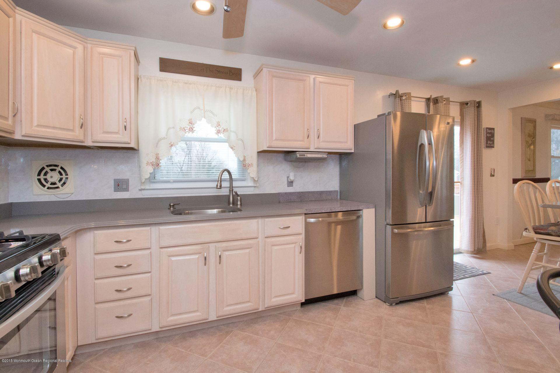 353 Old Squan Road Brick, NJ 08724 - Photo 4 of 27 Kitchen 22