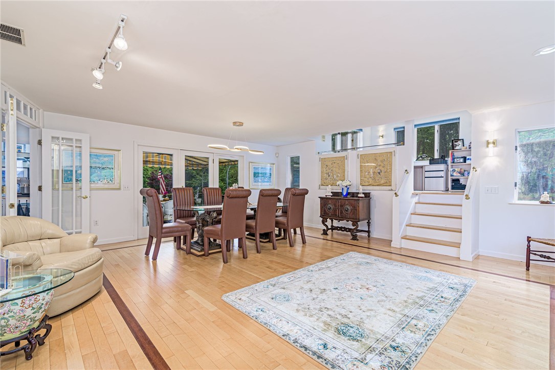 48 Wright Lane Jamestown, RI 02835 - Photo 20 of 48 Living/dining room