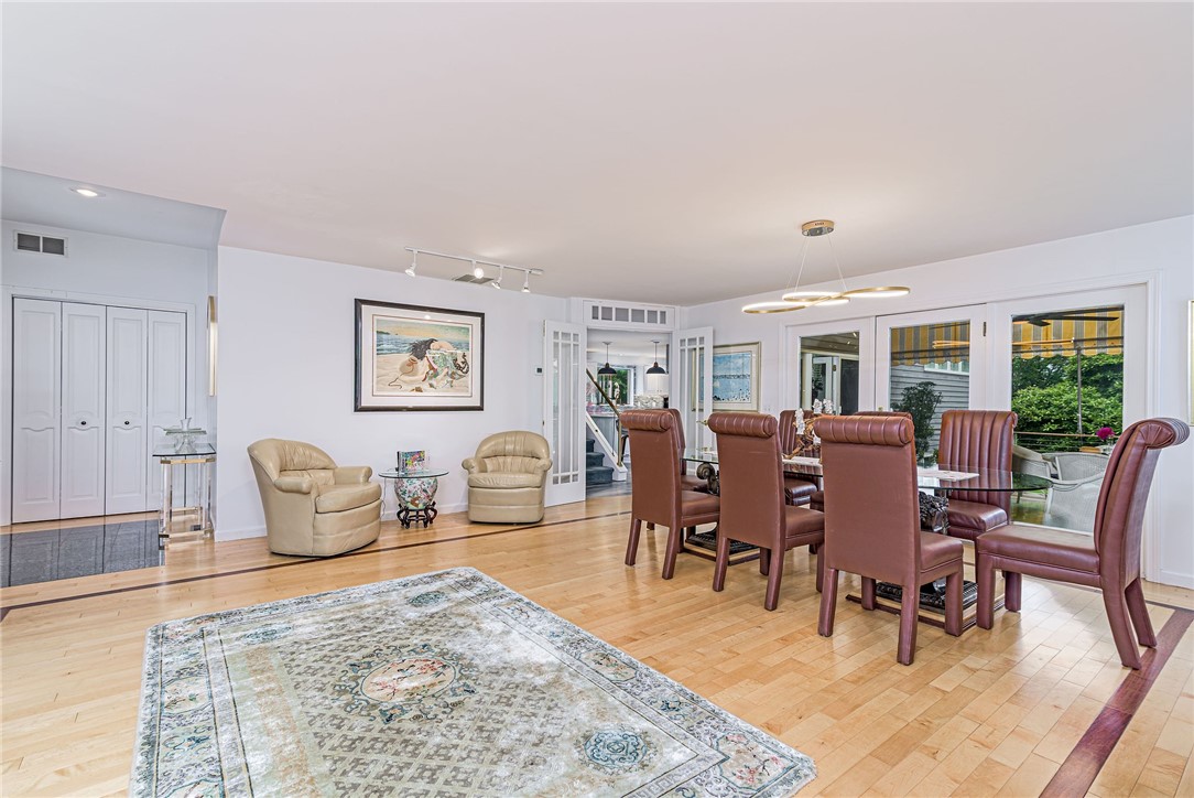 48 Wright Lane Jamestown, RI 02835 - Photo 21 of 48 Living/dining area
