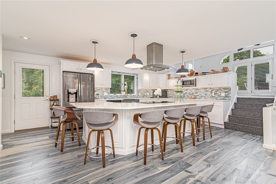 48 Wright Lane Jamestown, RI 02835 - Photo 23 of 48 Spacious kitchen with island seating for six