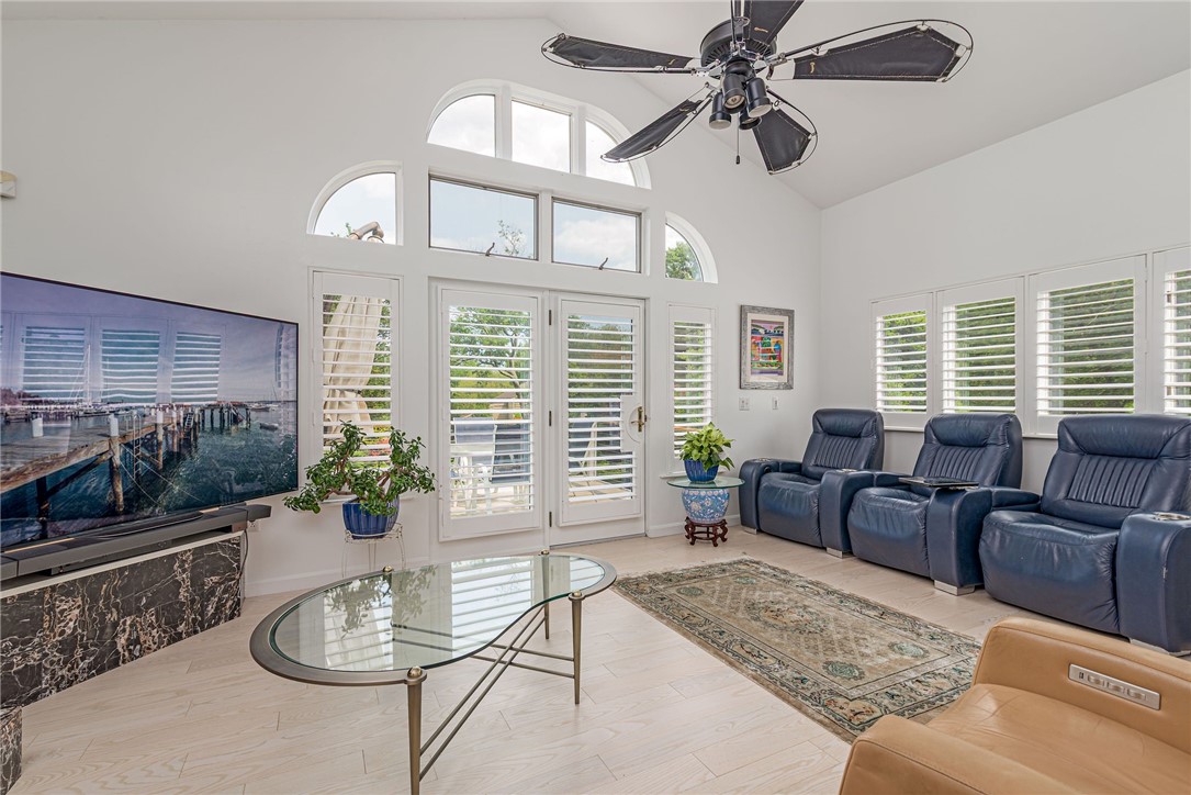 48 Wright Lane Jamestown, RI 02835 - Photo 28 of 48 Vaulted family room