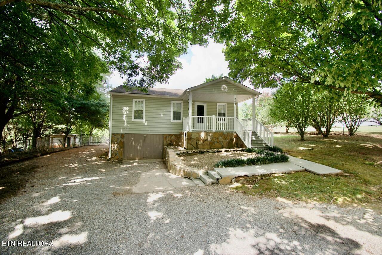 209 North Clover Hill Ridge Road Maryville, TN 37801 - Photo 2 of 44 DSC_0904