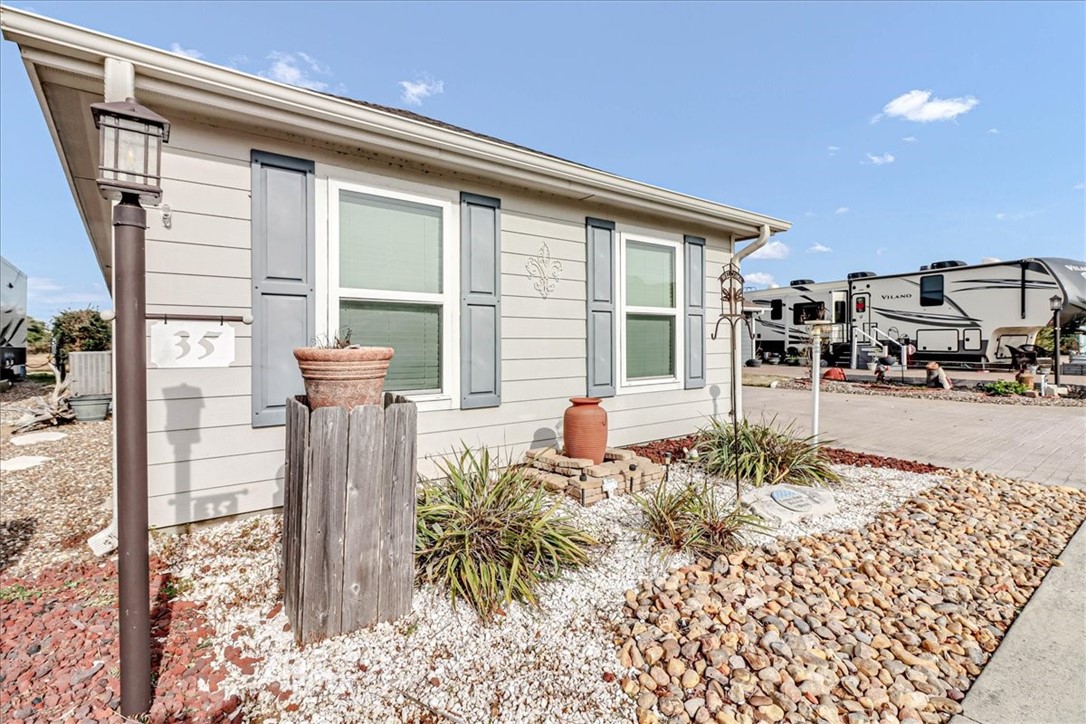 35 Gator Cir