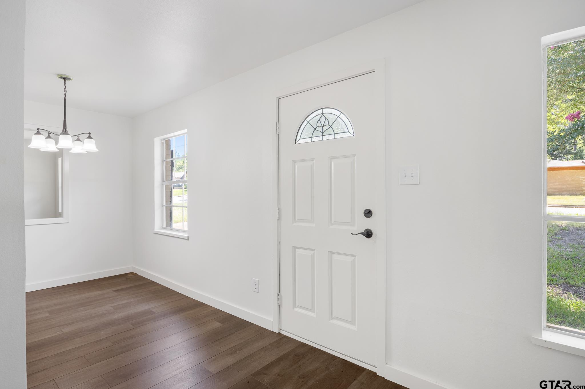 1538 North Hill Road Tyler, TX 75702 - Photo 4 of 29 a view of a hallway with windows