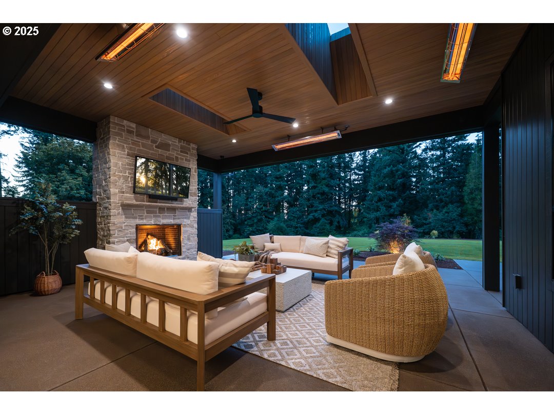 655 Rosemont Road West Linn, OR 97068 - Photo 7 of 48 Gallery Image 7