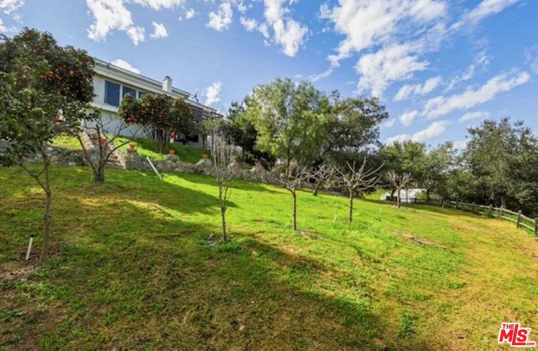 335 Morro Hills Road Fallbrook, CA 92028 - Photo 14 of 34