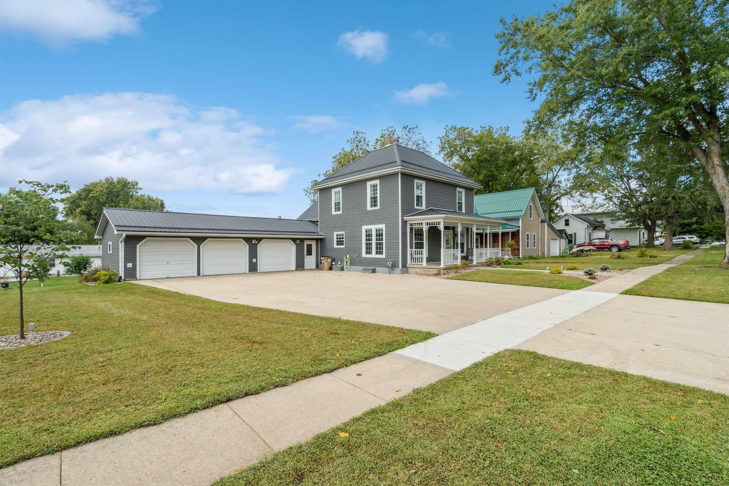 208 West Spring Street Strawberry Point, IA 52076 - Photo 4 of 40 Gallery Image 4