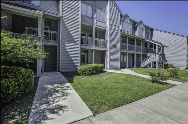 $2,000 | 8471 Yadkin Circle, Unit M, North Charleston, SC 29406