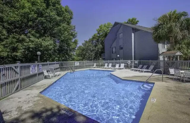 $2,000 | 8471 Yadkin Circle, Unit M, North Charleston, SC 29406