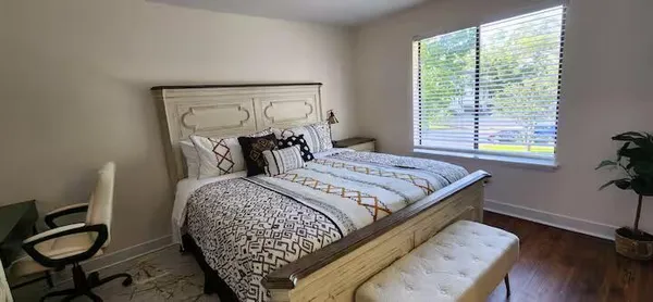 $2,000 | 8471 Yadkin Circle, Unit M, North Charleston, SC 29406