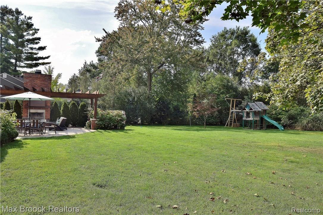 873 North Cranbrook Road Bloomfield Hills, MI 48301 - Photo 22 of 23 Huge Yard.jpg