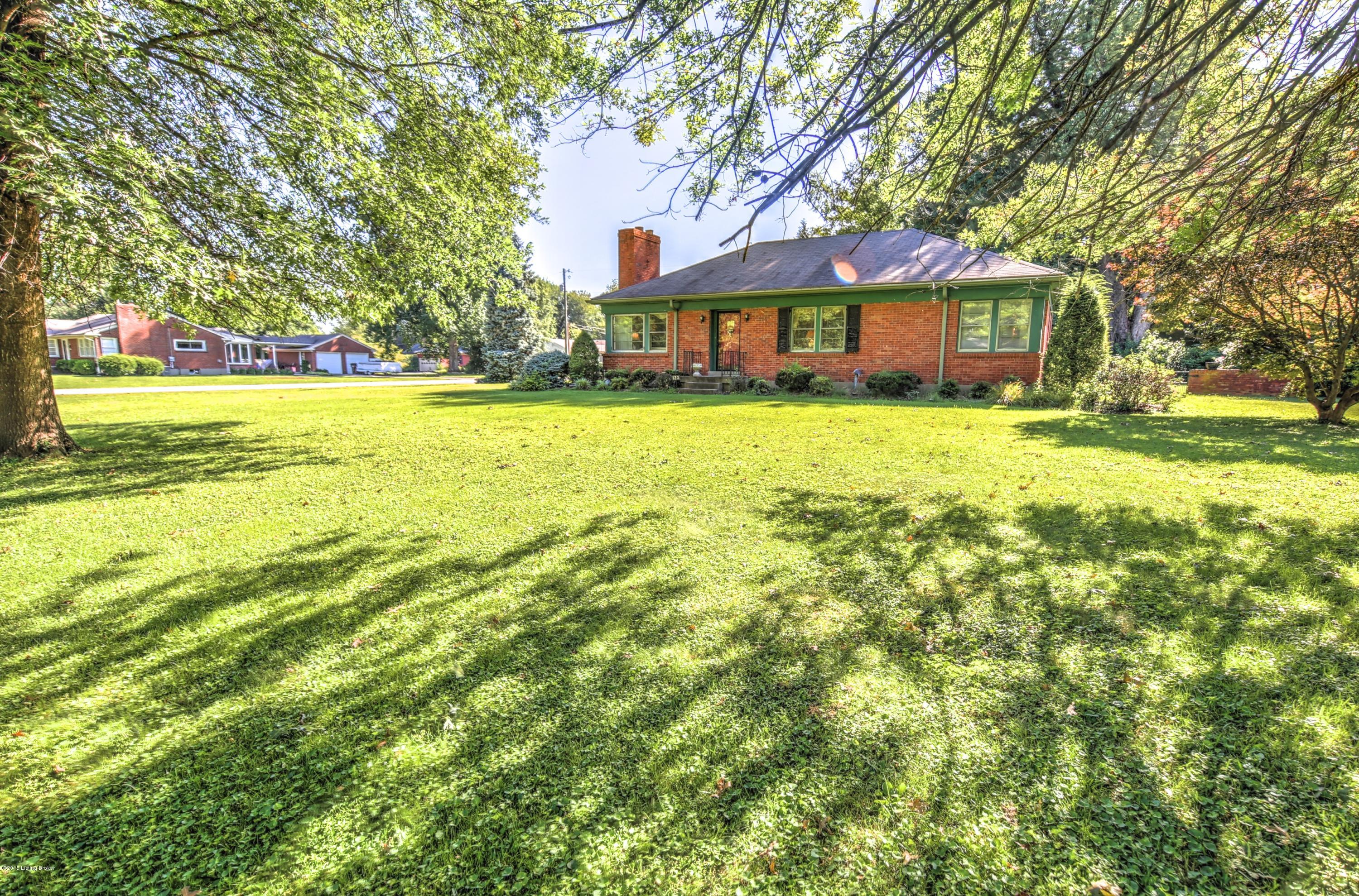 123 South Hampton Road Louisville, KY 40222 - Photo 34 of 44 123 S Hampton Road 2353
