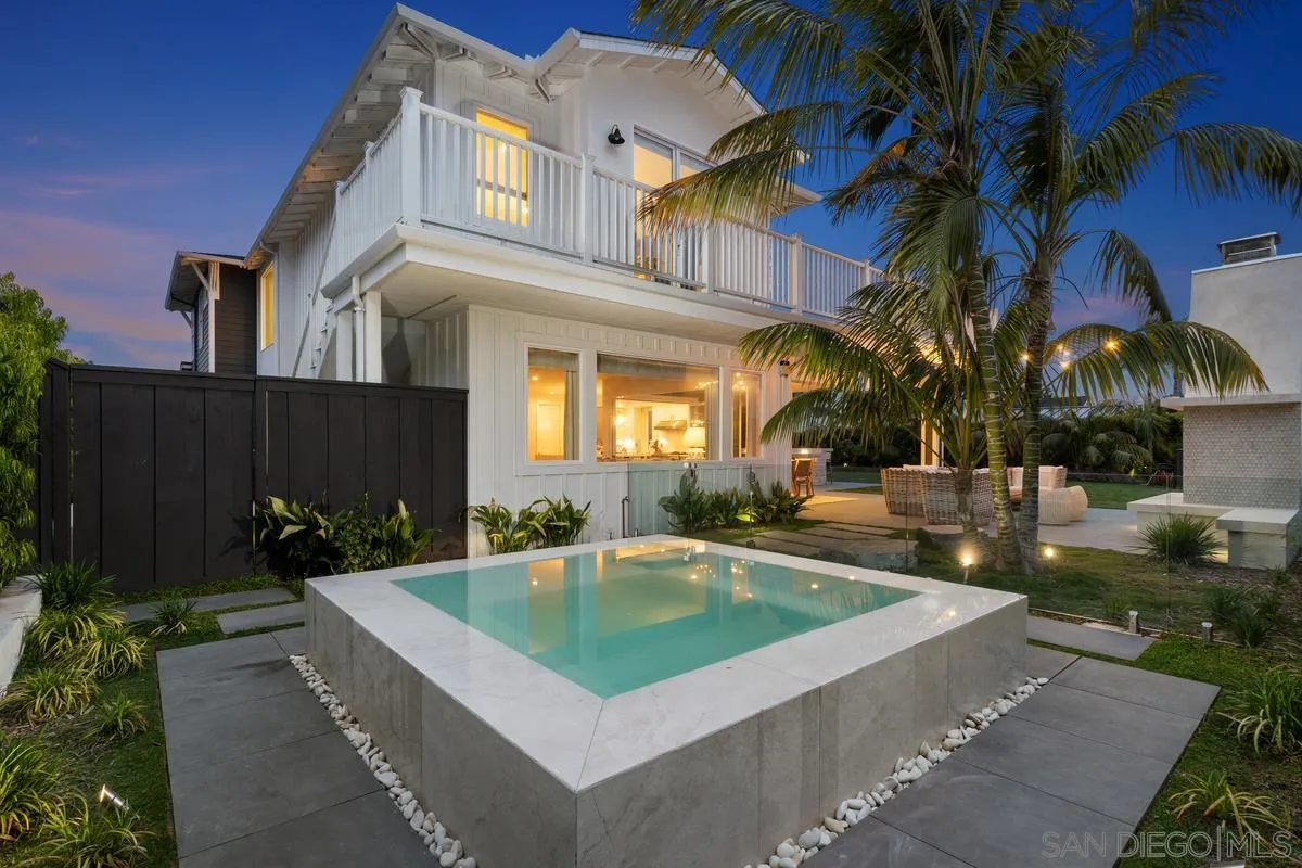 1112 Crest Drive Encinitas, CA 92024 - Photo 2 of 49