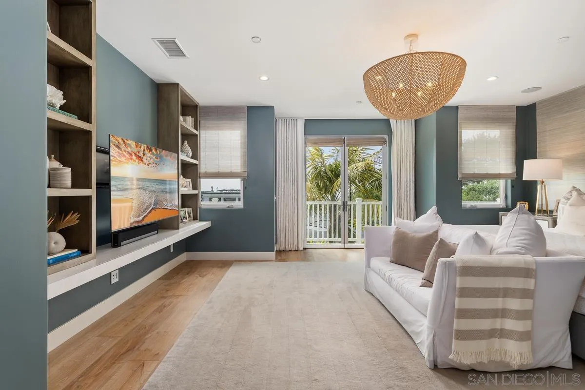 1112 Crest Drive Encinitas, CA 92024 - Photo 24 of 49