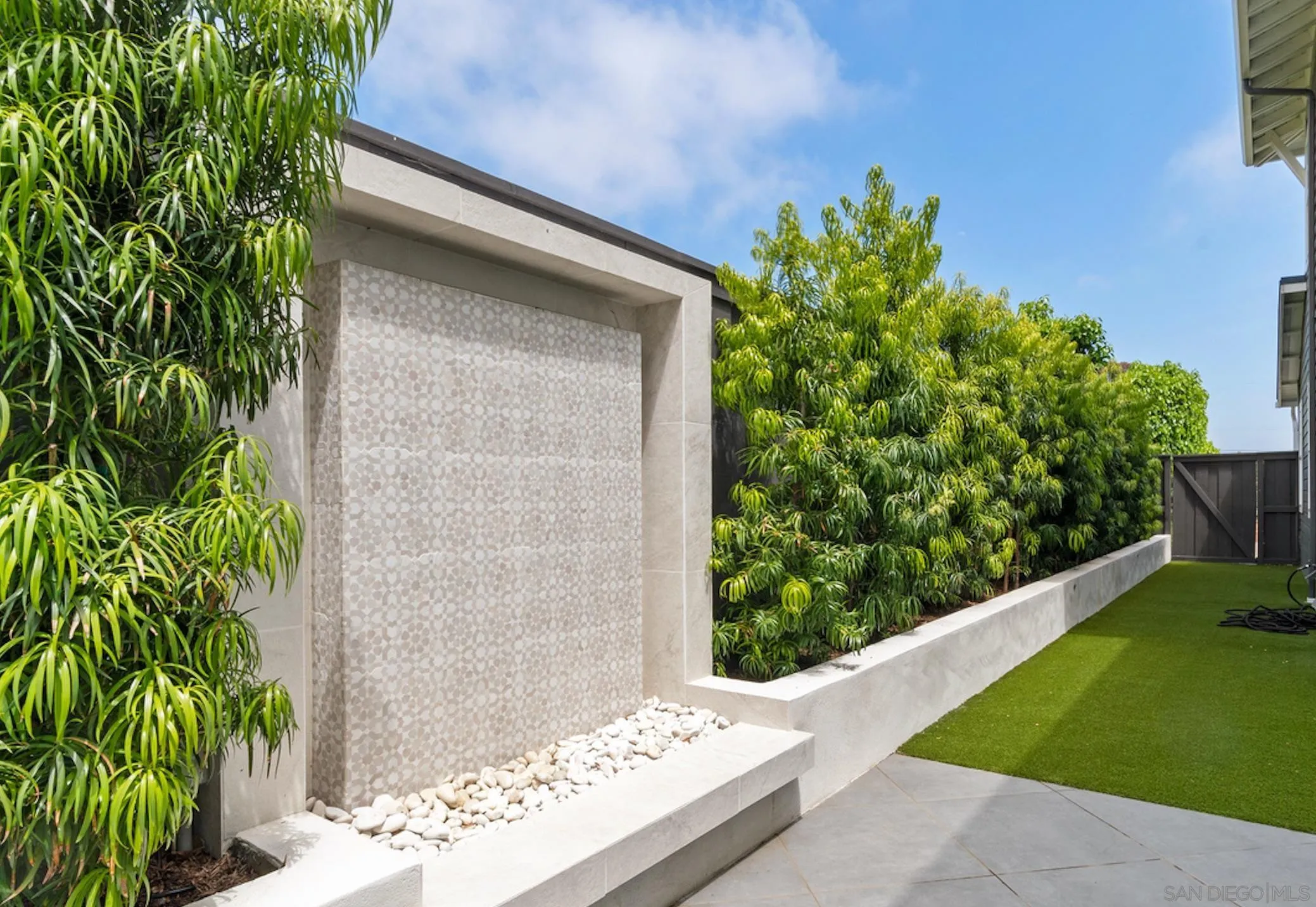 1112 Crest Drive Encinitas, CA 92024 - Photo 28 of 49