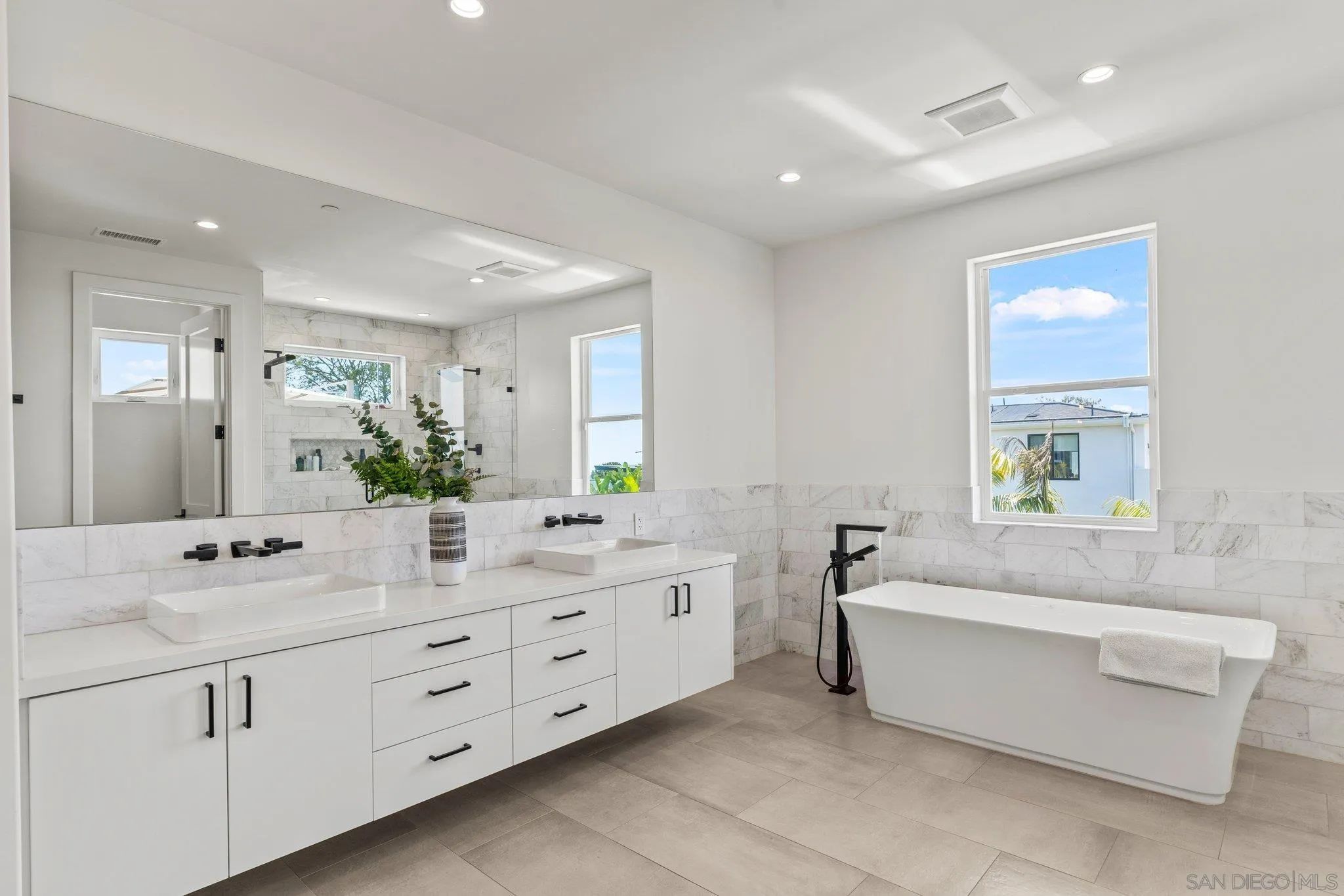 1112 Crest Drive Encinitas, CA 92024 - Photo 30 of 49