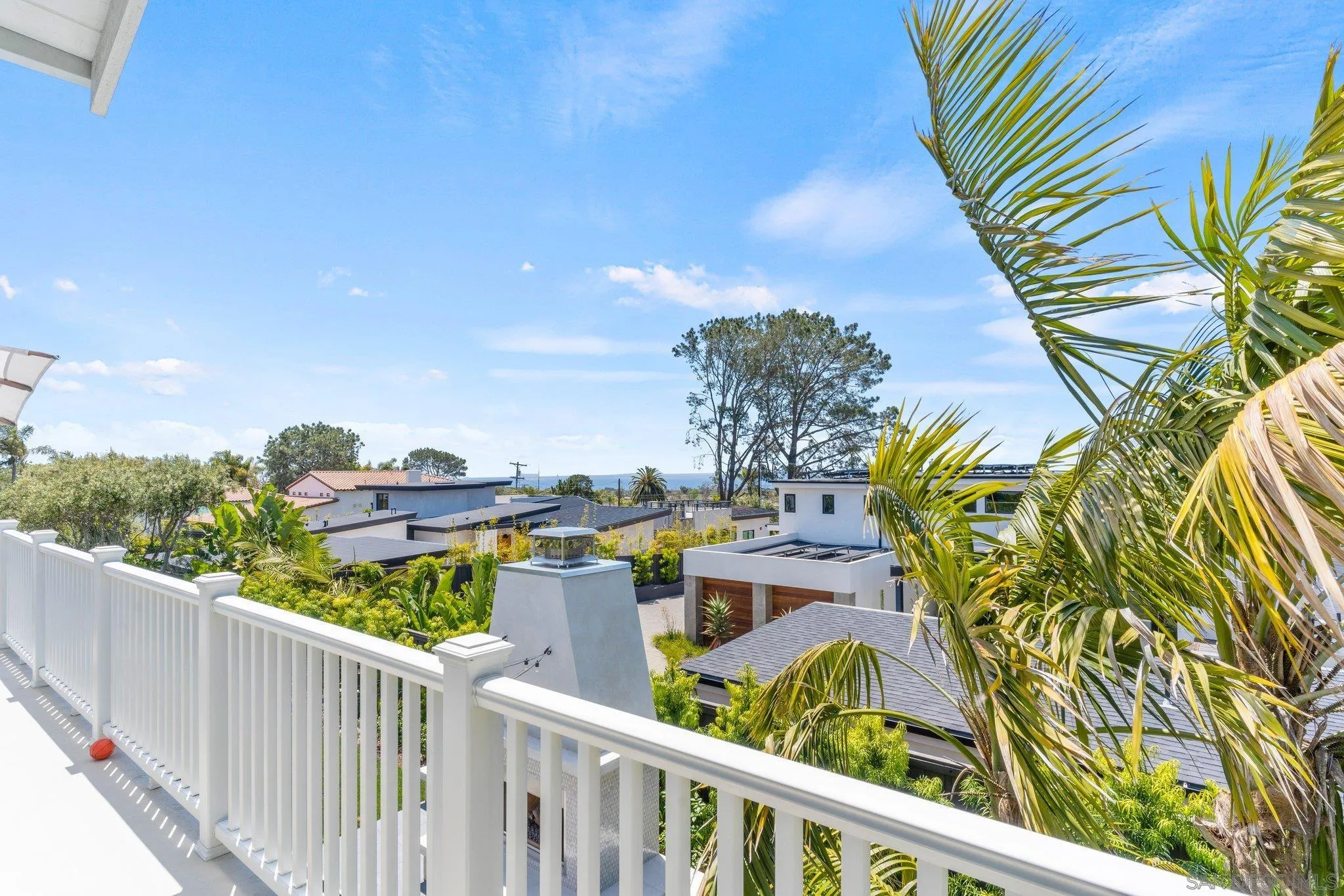 1112 Crest Drive Encinitas, CA 92024 - Photo 31 of 49