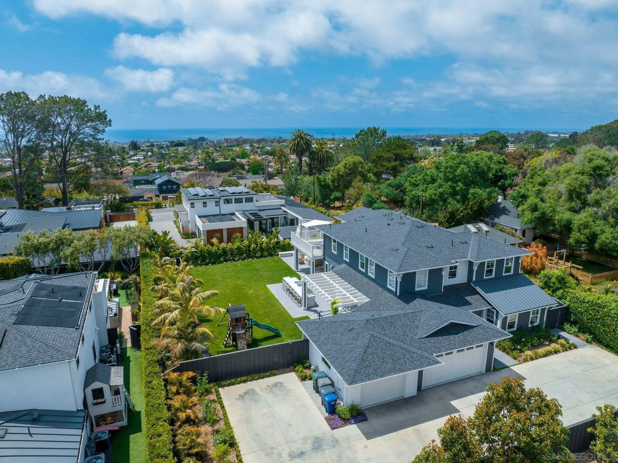1112 Crest Drive Encinitas, CA 92024 - Photo 38 of 49