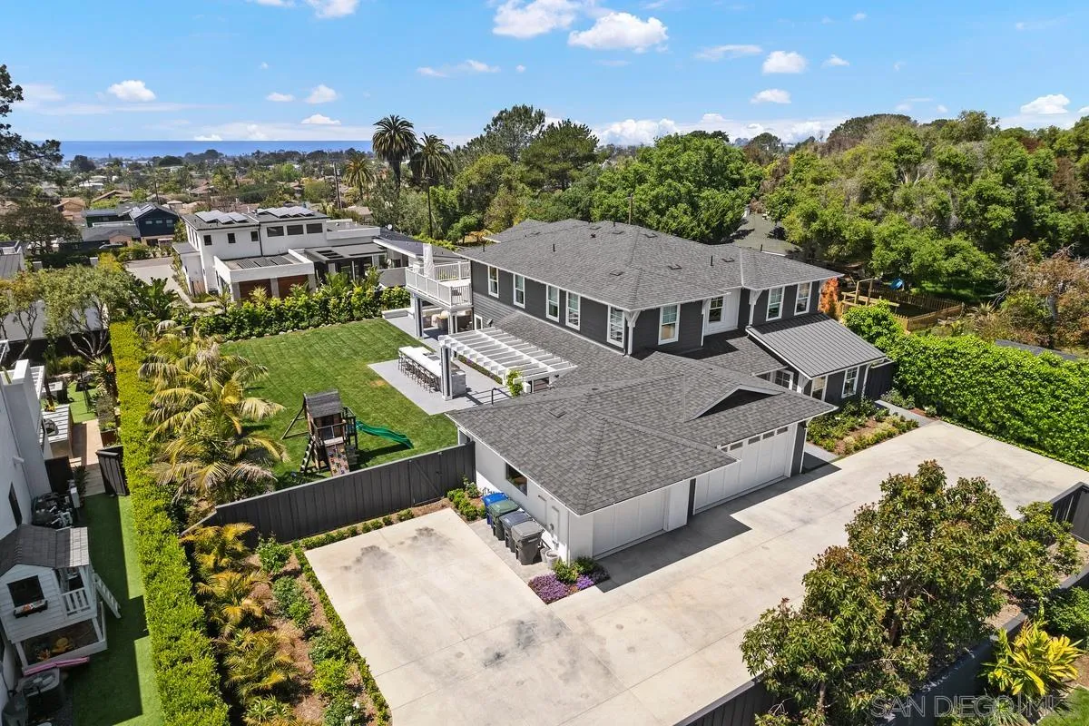 1112 Crest Drive Encinitas, CA 92024 - Photo 45 of 49