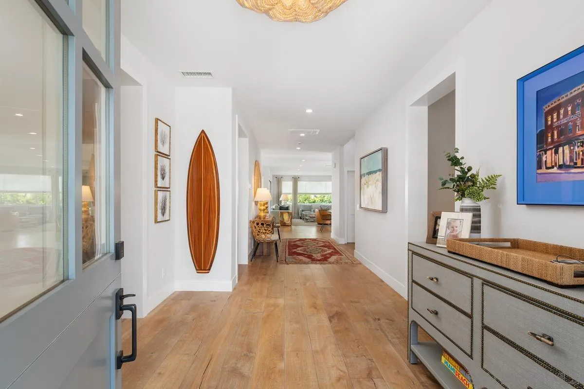 1112 Crest Drive Encinitas, CA 92024 - Photo 7 of 49