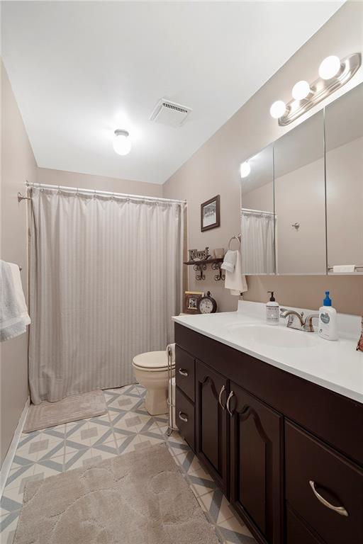 3066 East Bardonner Road Gibsonia, PA 15044 - Photo 12 of 18 Full Bathroom upstairs is spacious with plenty of lighting and storage.