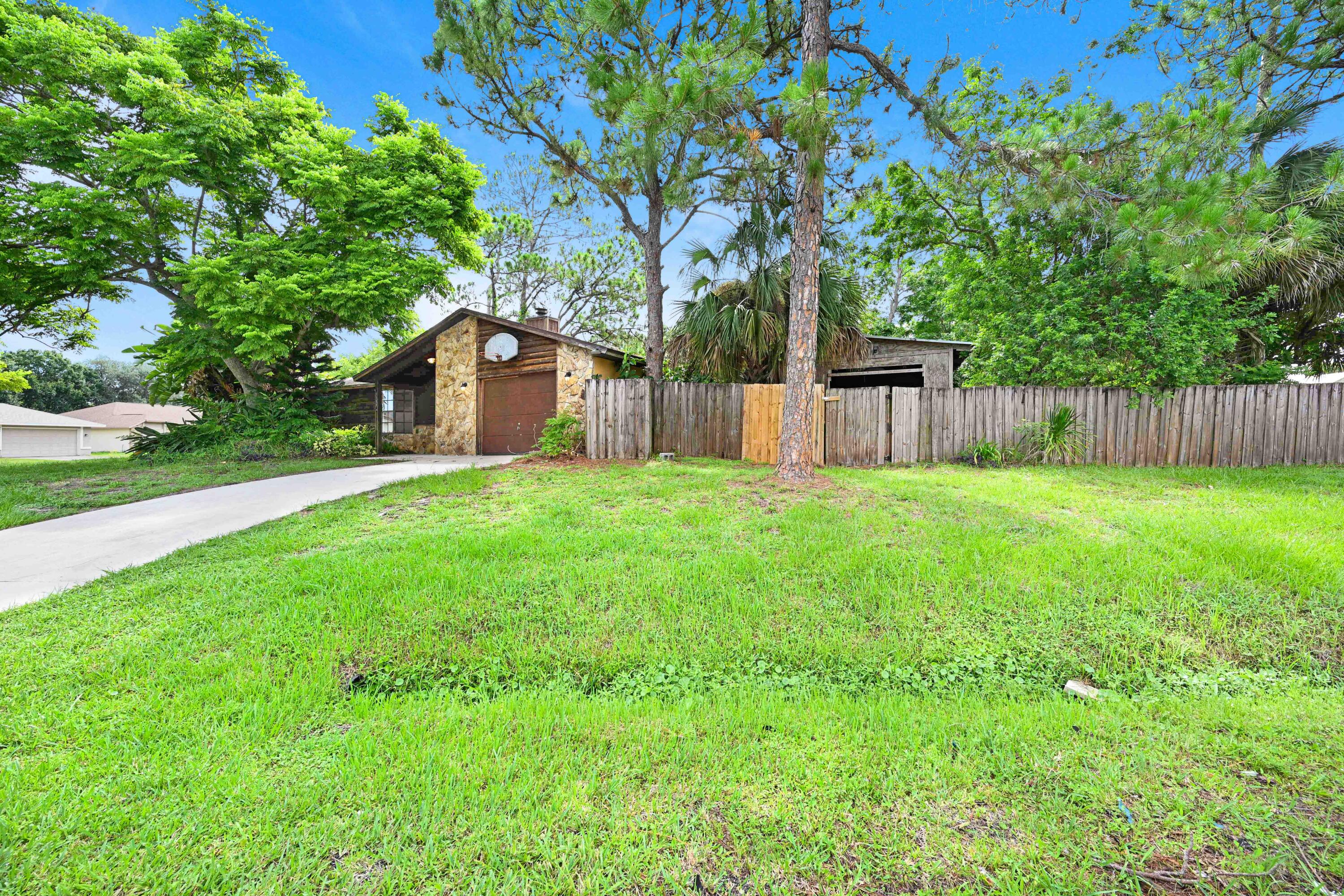 1151 Carthage Ave Northwest