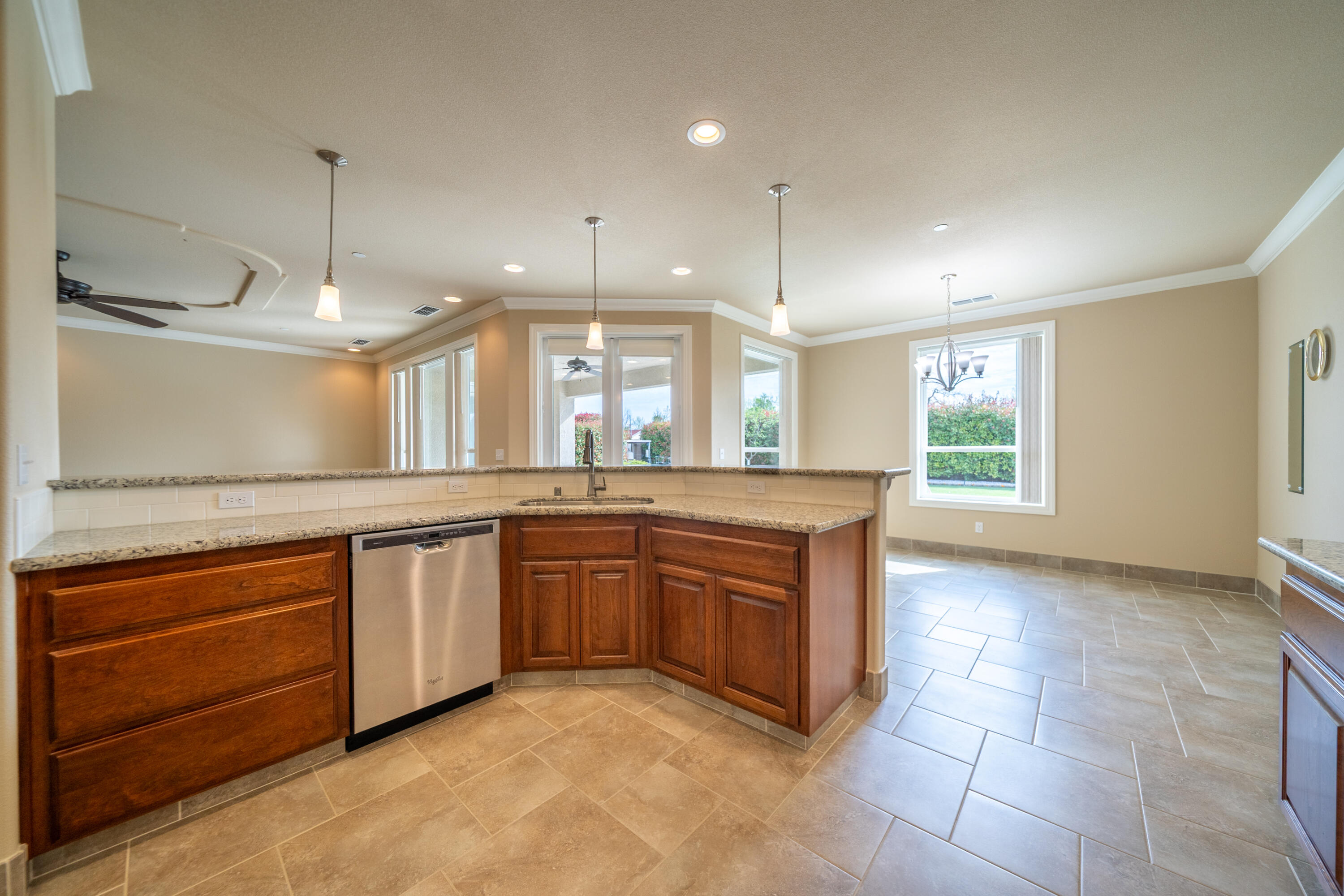 1915 Jolie Way Redding, CA 96003 - Photo 17 of 32 Kitchen