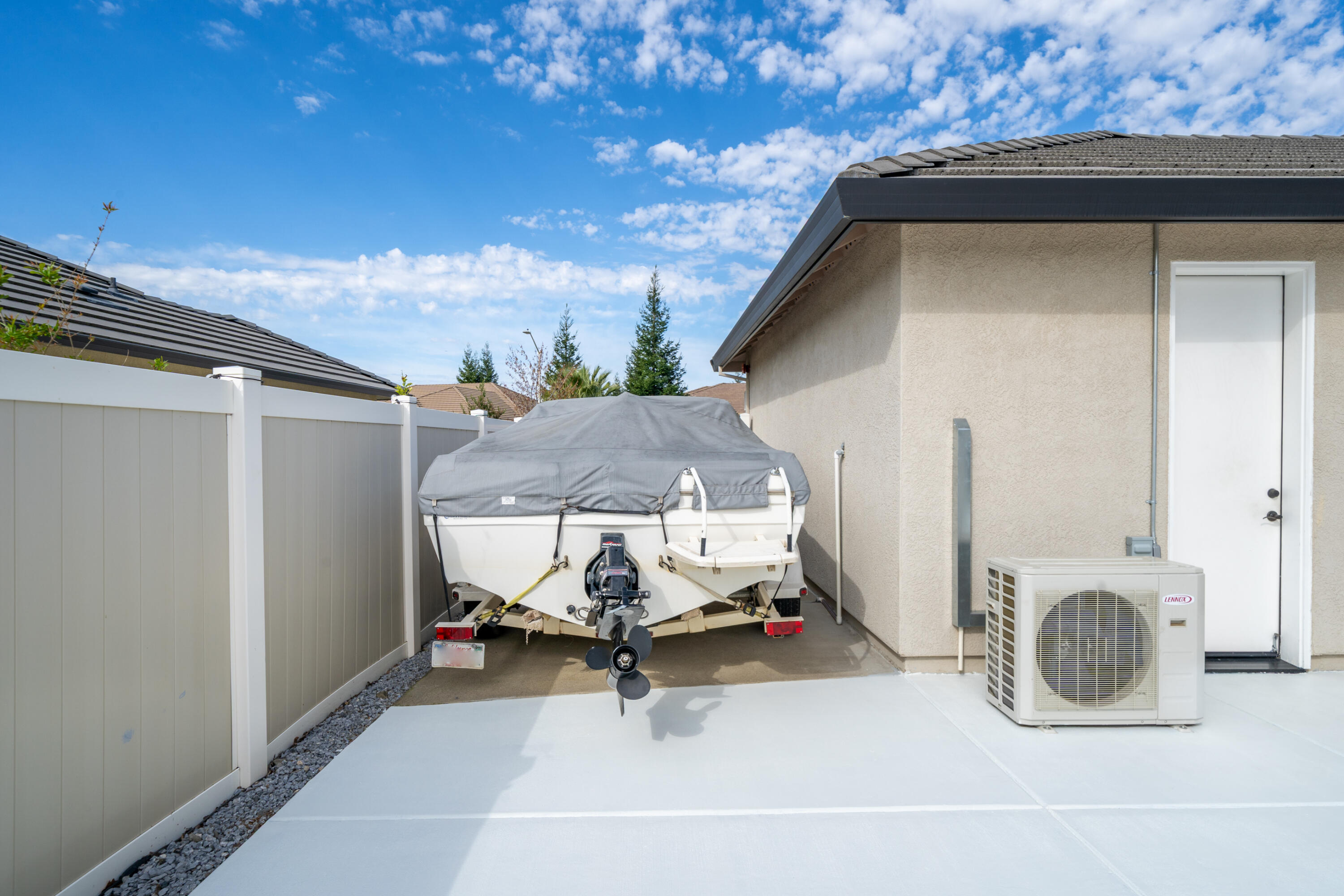 1915 Jolie Way Redding, CA 96003 - Photo 24 of 32 Boat Parking