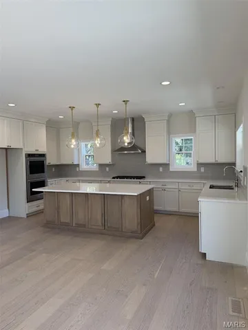 $1,899,000 | 9500 Old Bonhomme Road, St. Louis, MO 63132