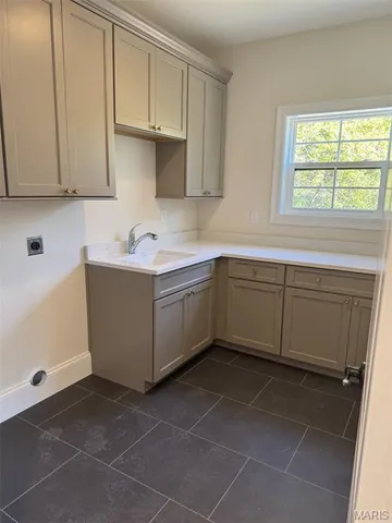 $1,899,000 | 9500 Old Bonhomme Road, St. Louis, MO 63132