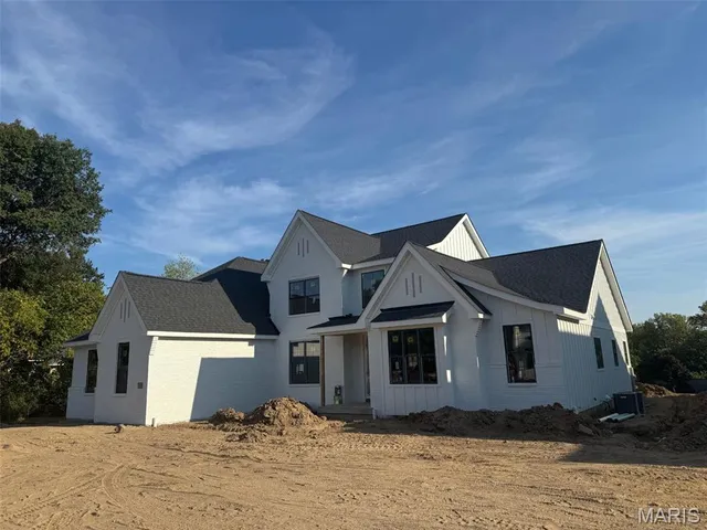 $1,899,000 | 9500 Old Bonhomme Road, St. Louis, MO 63132