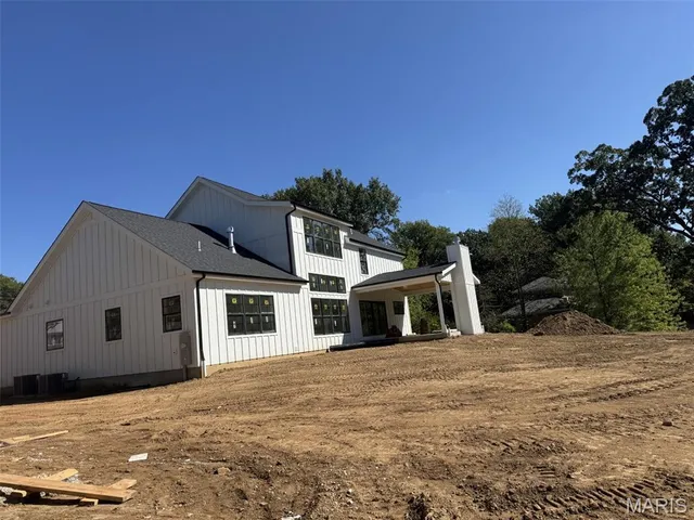 $1,899,000 | 9500 Old Bonhomme Road, St. Louis, MO 63132