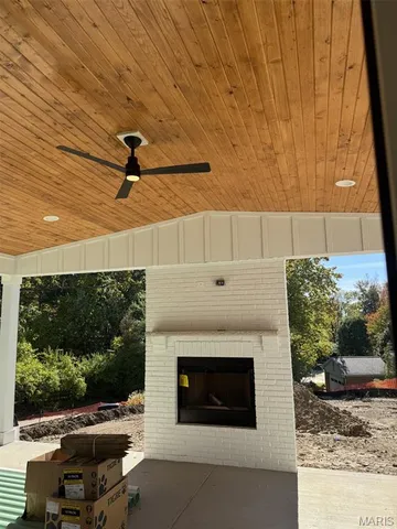 $1,899,000 | 9500 Old Bonhomme Road, St. Louis, MO 63132