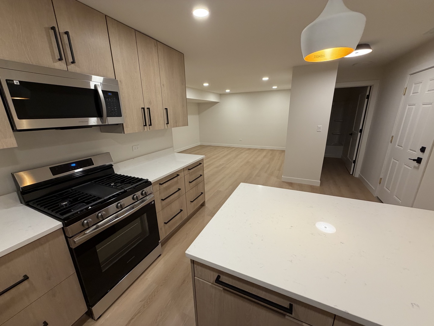 375 West Winchester Road, Unit 108 Libertyville, IL 60048 - Photo 3 of 9 Gallery Image 3